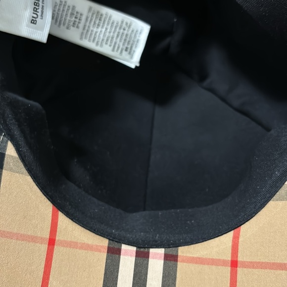 Burberry base ball cap - Picture 2 of 3